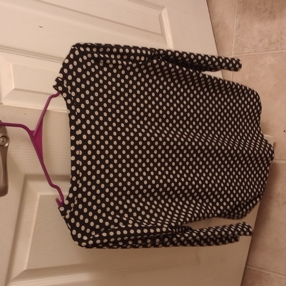 NWOT Anne Klein polka dot quarter button long sleeve blouse, size small - Picture 3 of 6